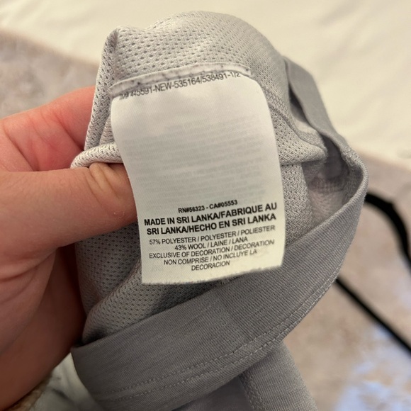 Nike Running Wool Reflective V Neck - Picture 5 of 5